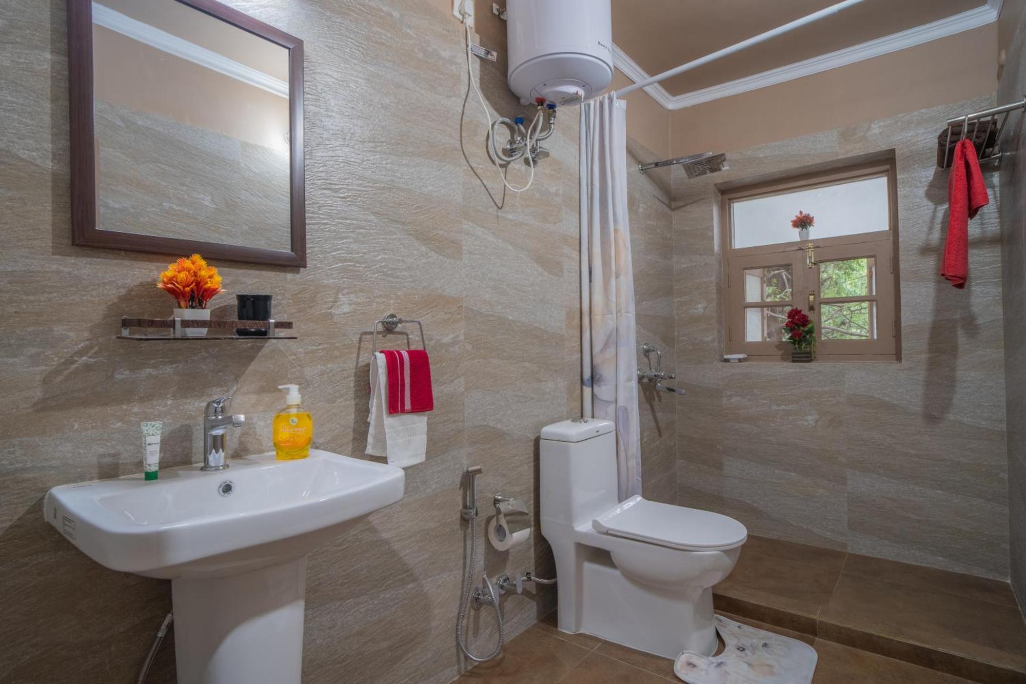 Vienna Forest Villa 奈尼塔尔 外观 照片